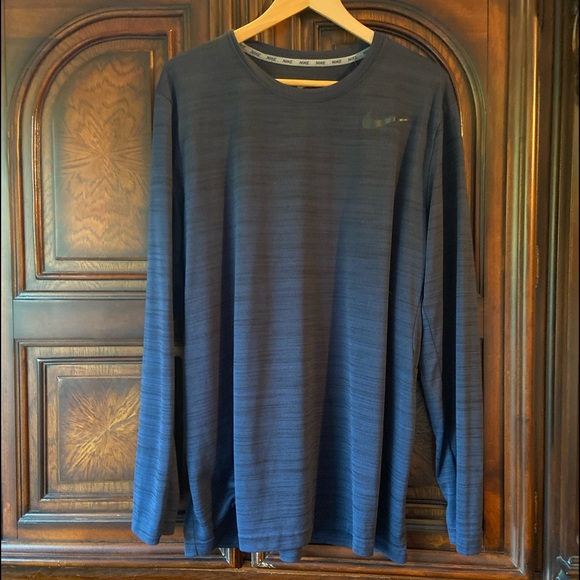 Nike Other - Black/blue men’s Nike long sleeve shirt size XL
